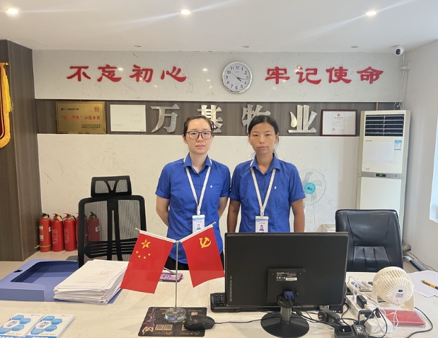 小区里“高温贴心人” “零距离”守护不打烊